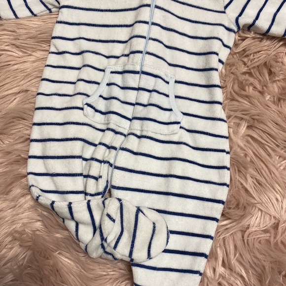 Baby Outfit / Sleeper with hood - Picture 2 of 6